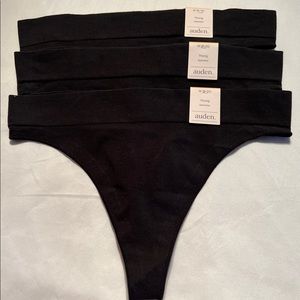 3 New Medium black Seamless Thongs super soft fabric
No-show thong lays flat be